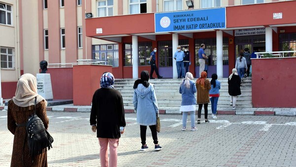 تركيا تعتزم فتح المدارس في موعدها